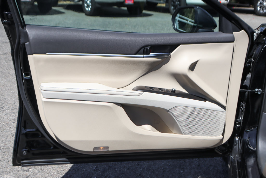 Used 2023 Toyota Camry XLE FWD image 16