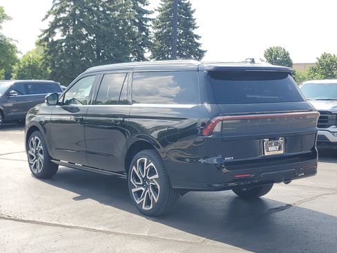 New 2027 Lincoln Navigator L Reserve AWD/4WD image 3
