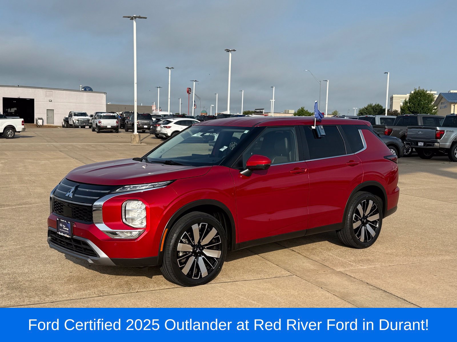 Used 2025 Mitsubishi Outlander SE FWD image 1