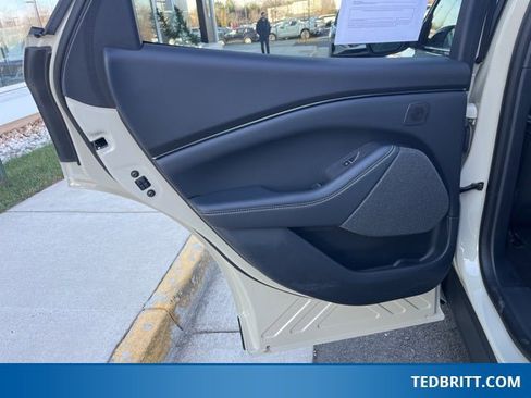 Certified 2025 Ford Mustang Mach-E Premium image 18