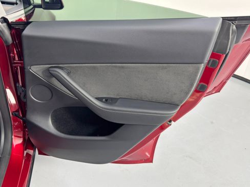 Used 2024 Tesla Model Y Performance image 46