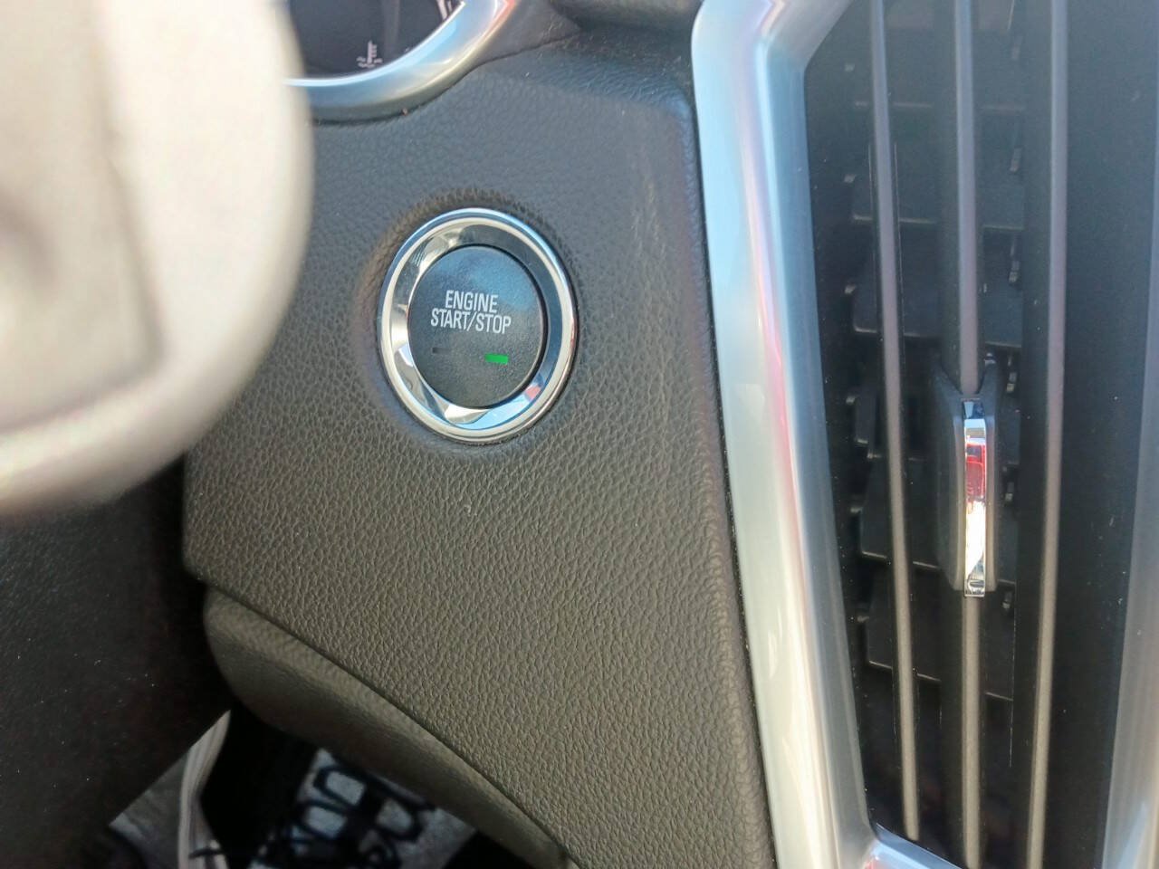 Used 2015 Cadillac SRX Performance AWD/4WD image 25