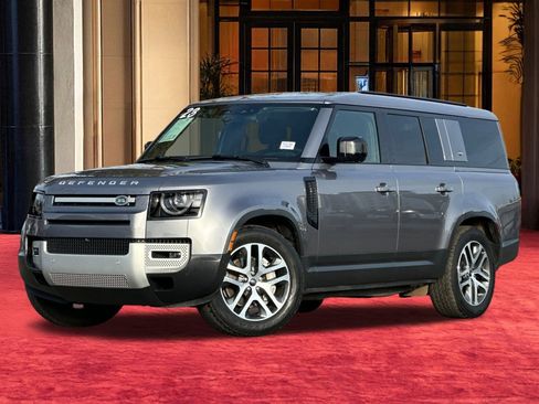 Used 2023 Land Rover Defender 130 SE image 2