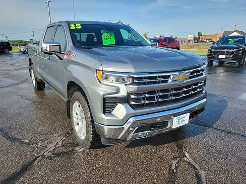 Used 2025 Chevrolet Silverado 1500 LTZ AWD/4WD image 3