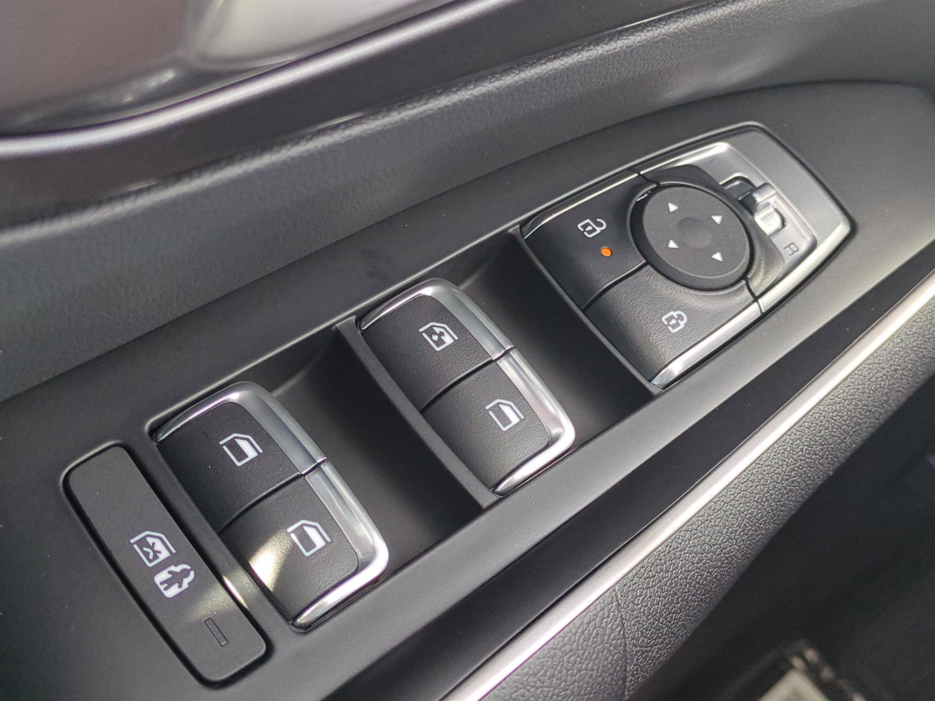 New 2026 Kia Sorento LX FWD image 17