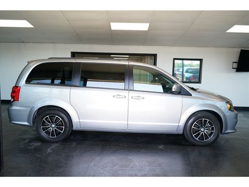 Used 2018 Dodge Grand Caravan GT FWD image 8