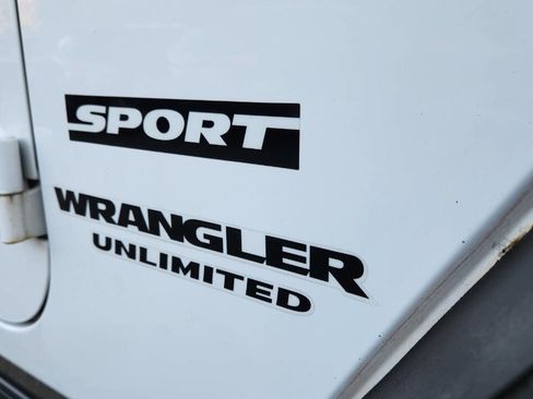 Used 2016 Jeep Wrangler Unlimited Sport w/ Quick Order Package 24S AWD/4WD image 40