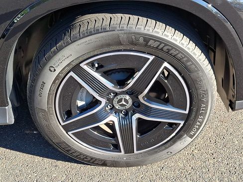 Certified 2025 Mercedes-Benz GLC 300 4MATIC image 8