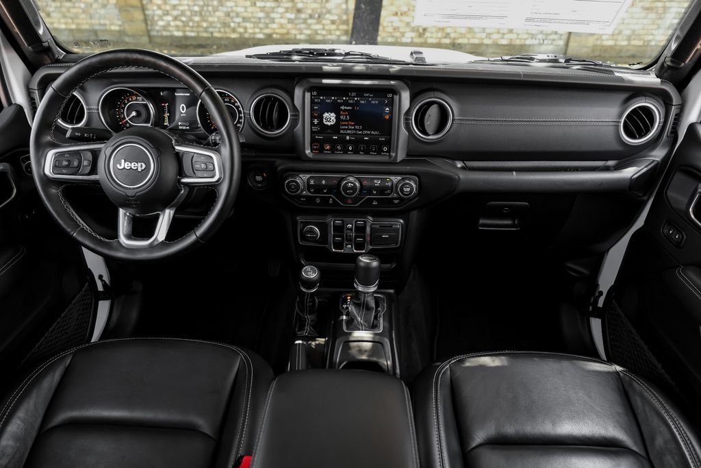 Used 2022 Jeep Wrangler Unlimited Sahara w/ Cold Weather Group AWD/4WD image 5
