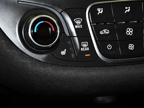 Used 2021 Chevrolet Malibu LT FWD image 30