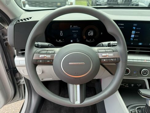 Used 2026 Hyundai Kona SE FWD image 5