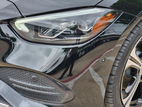 Used 2025 Mercedes-Benz C 300 Sedan image 28