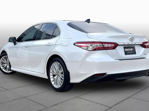 Used 2020 Toyota Camry XLE image 12