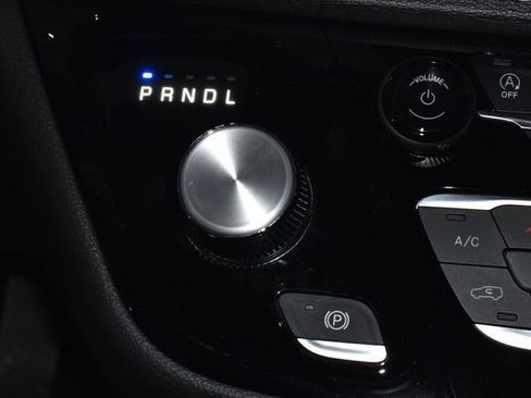 New 2026 Chrysler Pacifica Select w/ S Appearance Package AWD/4WD image 16
