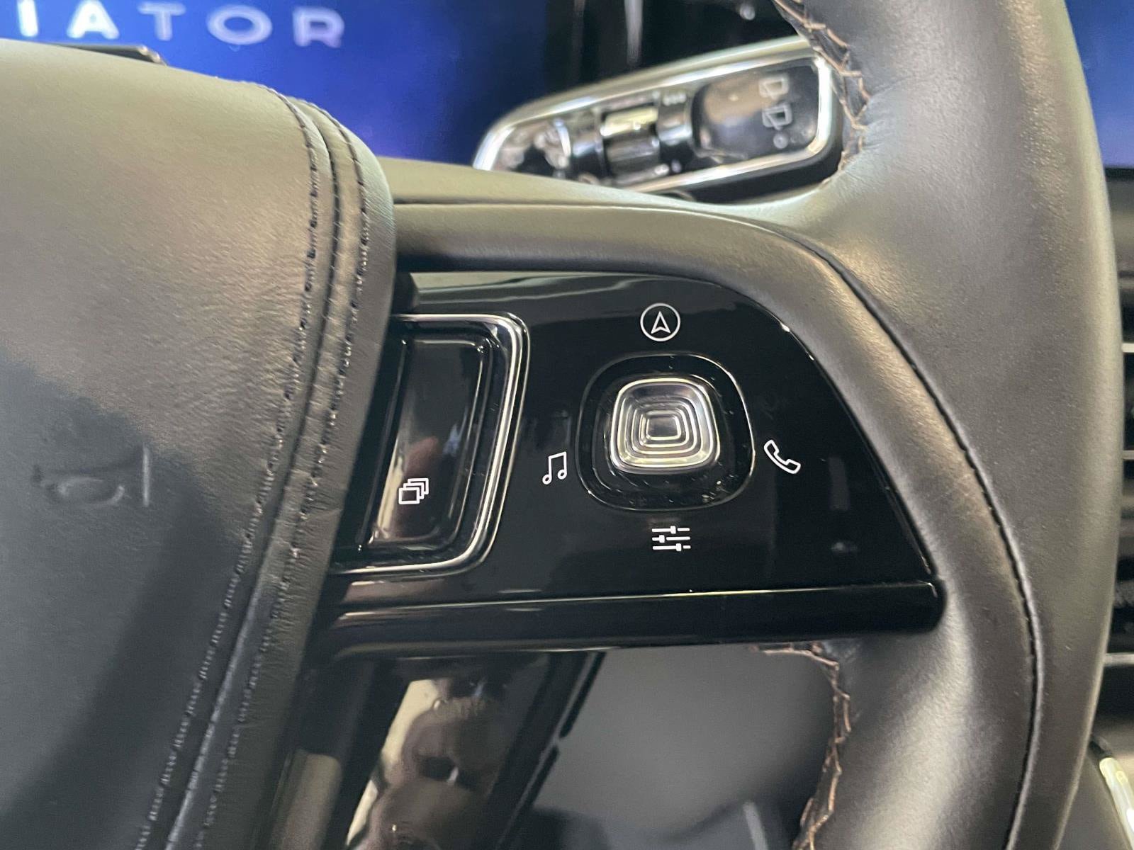 Certified 2026 Lincoln Aviator AWD w/ Jet Appearance Package image 18