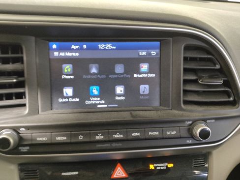 Used 2020 Hyundai Elantra SEL image 25