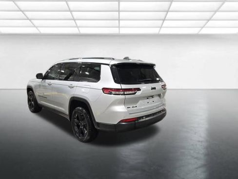 Used 2022 Jeep Grand Cherokee L Laredo AWD/4WD image 6