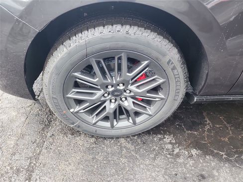 New 2025 Ford Expedition Max Platinum w/ Stealth Performance Package image 9