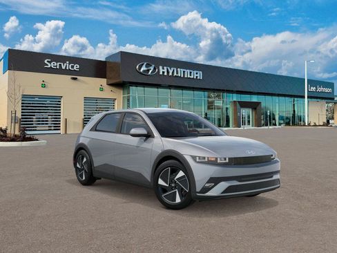 New 2027 Hyundai Ioniq 5 SE RWD image 2