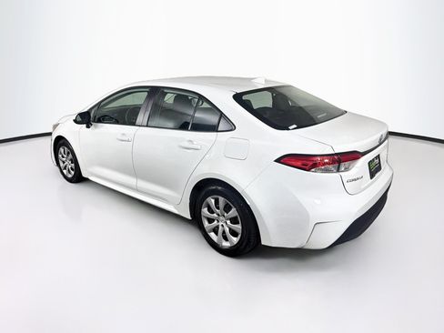 Used 2025 Toyota Corolla LE FWD image 5