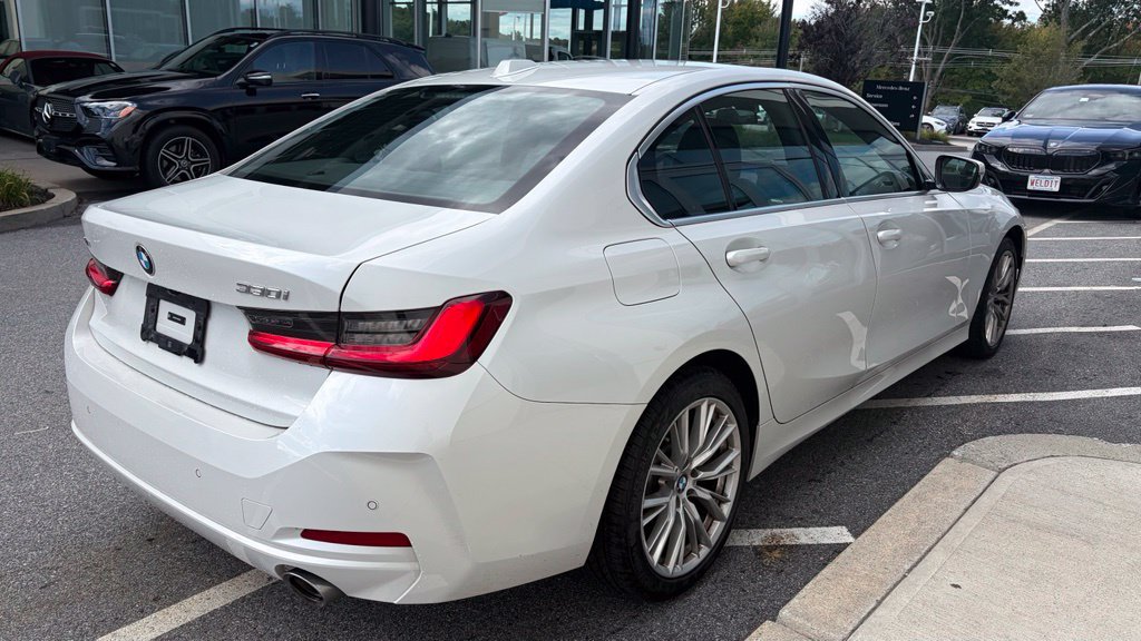 Certified 2024 BMW 330i xDrive Sedan w/ Convenience Package AWD/4WD image 4