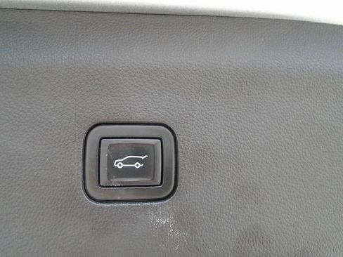 Used 2022 Buick Enclave Avenir w/ LPO, Floor Liner Package AWD/4WD image 35