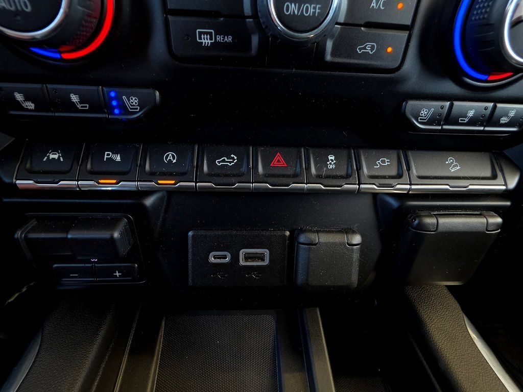 Used 2019 Chevrolet Silverado 1500 LTZ AWD/4WD image 51