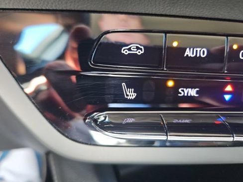 Used 2023 Buick Envision Essence FWD image 30