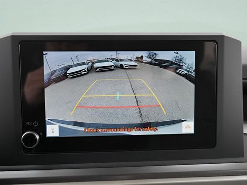 Used 2024 Toyota Tacoma SR5 AWD/4WD image 35