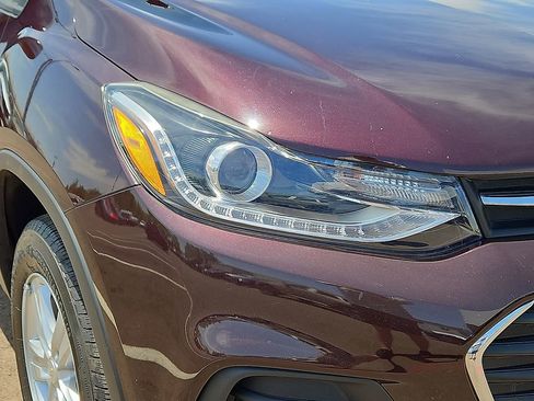 Used 2022 Chevrolet Trax LT w/ Driver Confidence Package AWD/4WD image 8