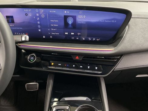 Used 2025 Buick Envision Sport Touring image 24