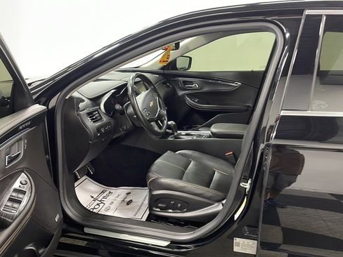 Used 2019 Chevrolet Impala Premier FWD image 2