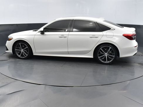 Used 2024 Honda Civic Touring image 2