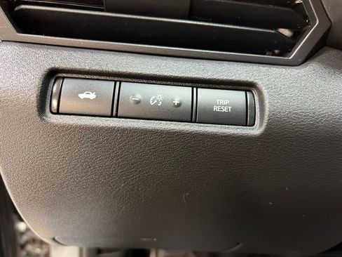 Used 2024 Nissan Altima 2.5 SV FWD image 18