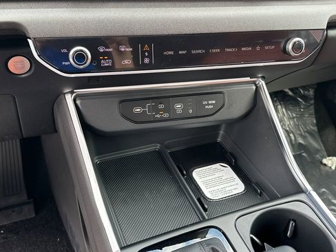 New 2026 Kia Carnival EX FWD image 25