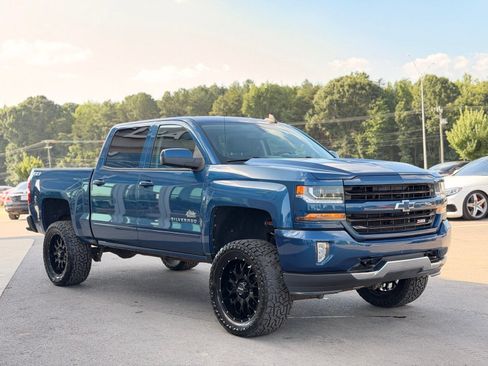 Used 2018 Chevrolet Silverado 1500 LT w/ All Star Edition AWD/4WD image 5