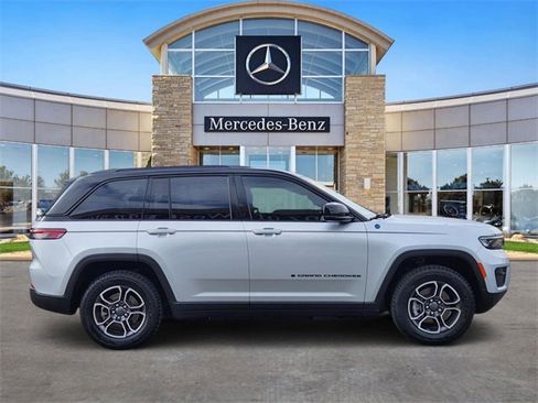 Used 2022 Jeep Grand Cherokee Trailhawk w/ Luxury Tech Group III image 5