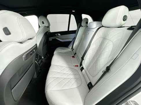 Used 2024 BMW X5 xDrive40i w/ Premium Package image 26