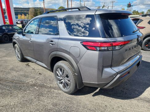 New 2025 Nissan Pathfinder SV w/ Black Appearance Package image 6