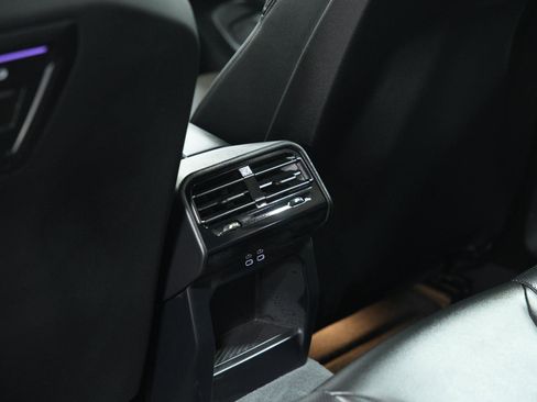 Used 2026 BMW 530i xDrive w/ Premium Package image 22