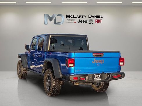 Used 2023 Jeep Gladiator Rubicon w/ Cold Weather Group image 4