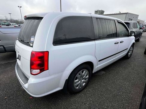 Used 2016 Dodge Grand Caravan American Value Package image 5