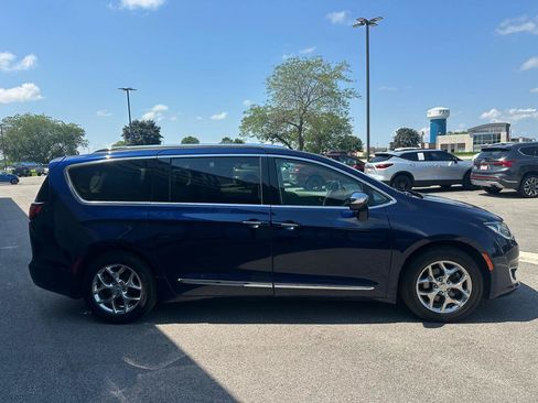 Used 2019 Chrysler Pacifica Limited FWD image 8