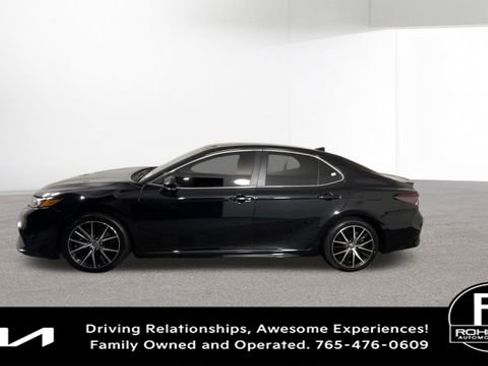 Used 2024 Toyota Camry SE image 6