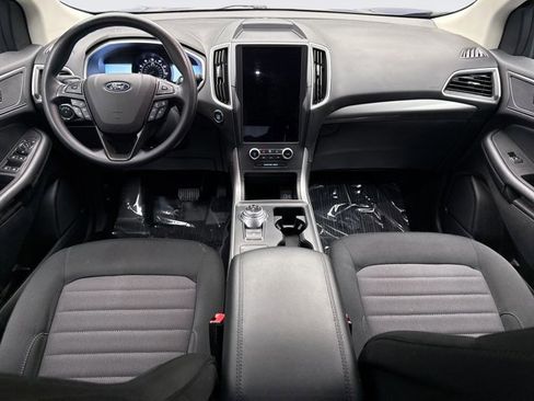 Used 2021 Ford Edge SE image 14