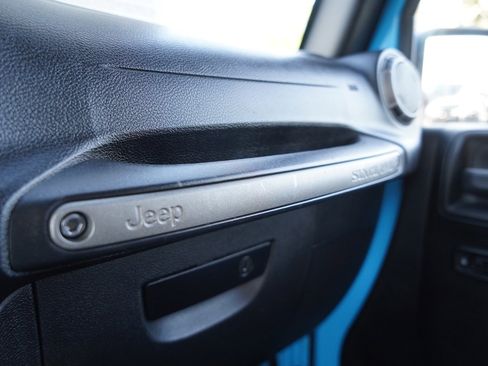 Used 2018 Jeep Wrangler Unlimited Sport S image 13