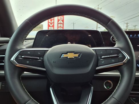Used 2025 Chevrolet Traverse LT w/ Driver Confidence Package FWD image 20