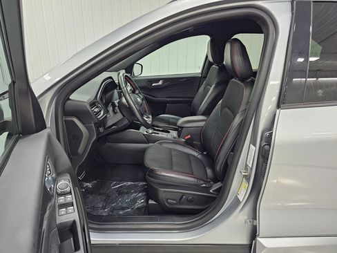 Used 2023 Ford Escape ST-Line Select AWD/4WD image 11