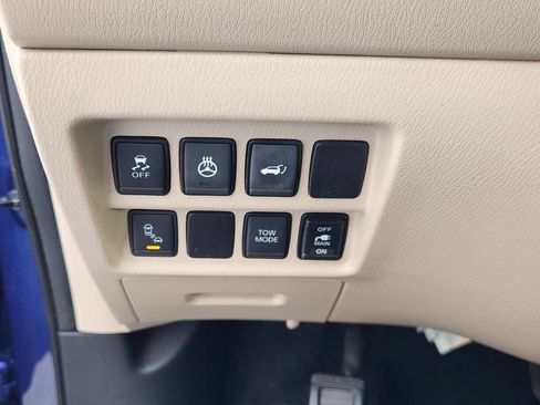 Used 2018 Nissan Pathfinder Platinum FWD image 23