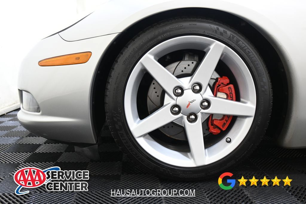 Used 2005 Chevrolet Corvette Convertible w/ Preferred Equipment Group RWD image 33